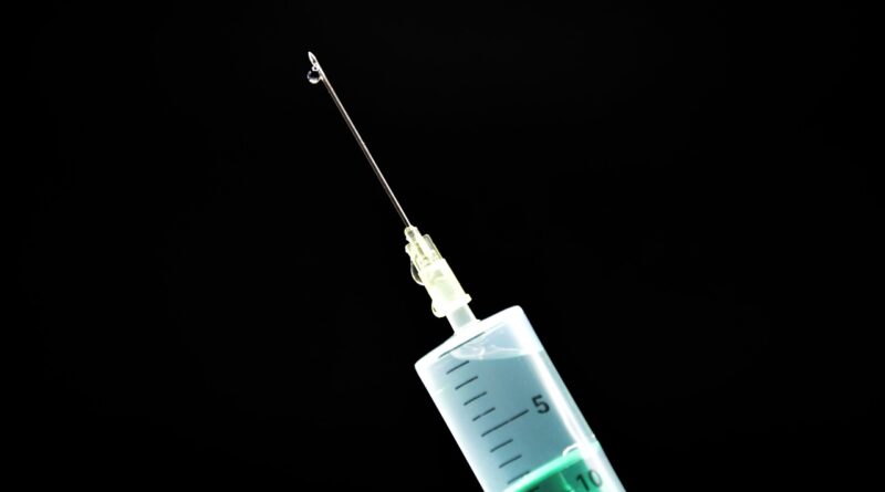 Syringe Vaccination Injection  - KlausHausmann / Pixabay