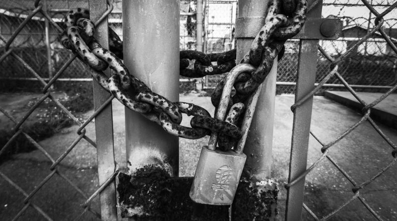 Lock Security Padlock Locked  - jodylehigh / Pixabay